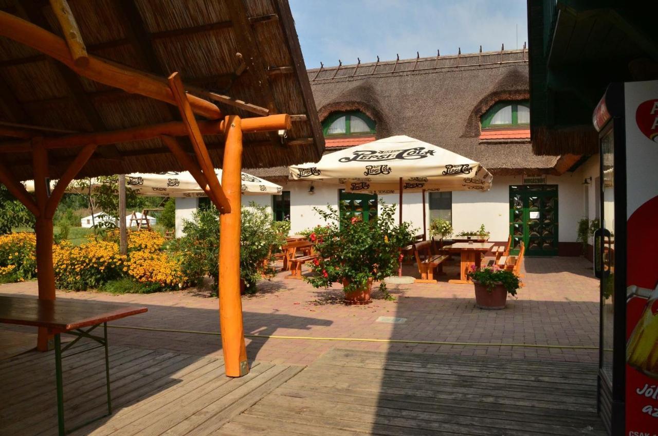 Antal-Tavi Fogado Es Horgaszparadicsom Szentes Exterior foto